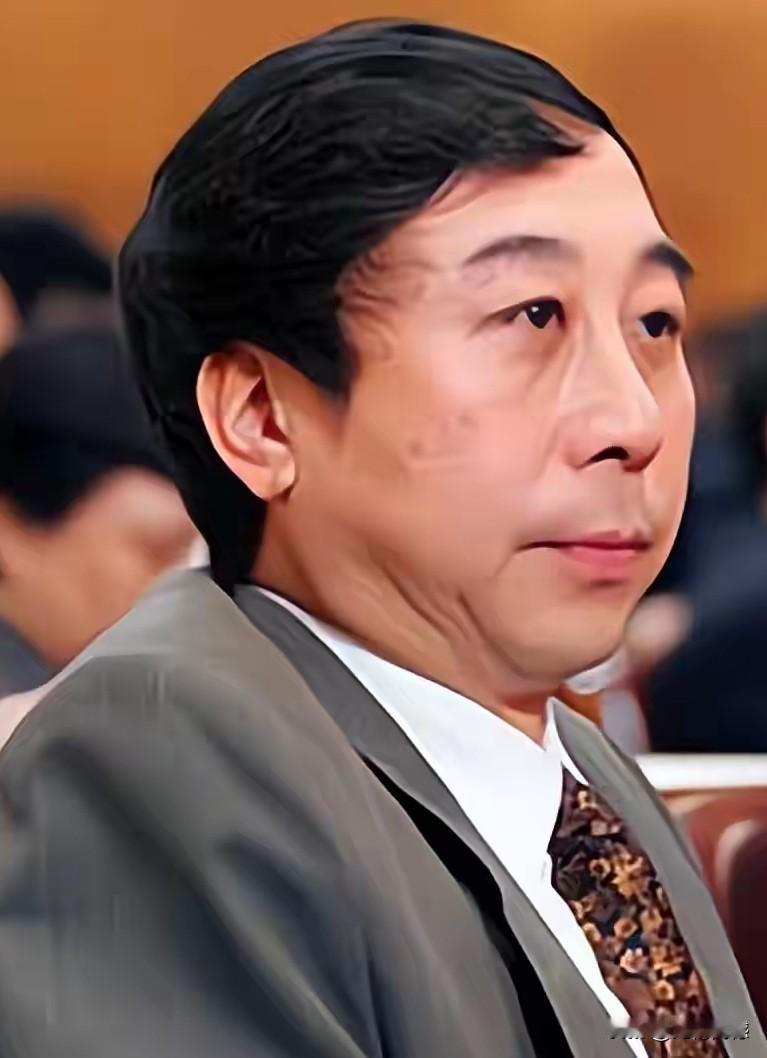 冯巩老师出自名门之后，虽然是说相声的，但是他的曾祖父，可是大名鼎鼎的冯国璋，在中