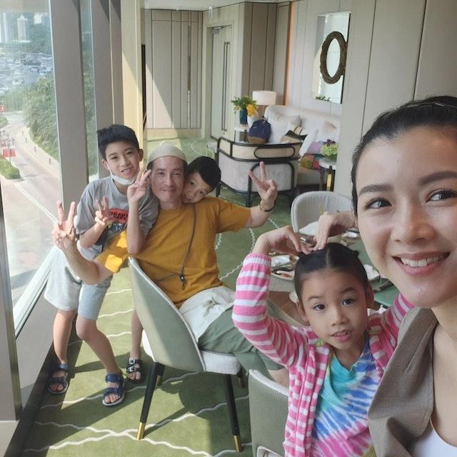视帝陈豪与老婆陈茵媺于2013年结婚，婚后育有三名小朋友，包括大仔陈梓烨(Aid