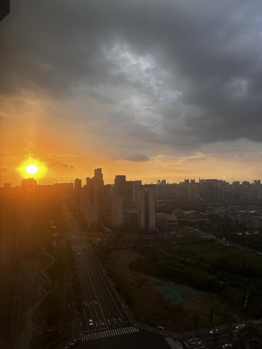 谁懂啊？刚刚成都的天空上演了一场神魔大战