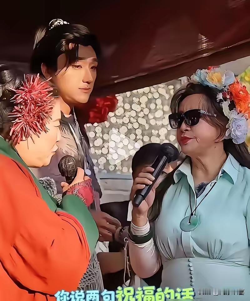 刘晓庆也进了东京武侠城，还与“王婆”比谁更年轻…
发一张图片，让我猜出你在哪里拍