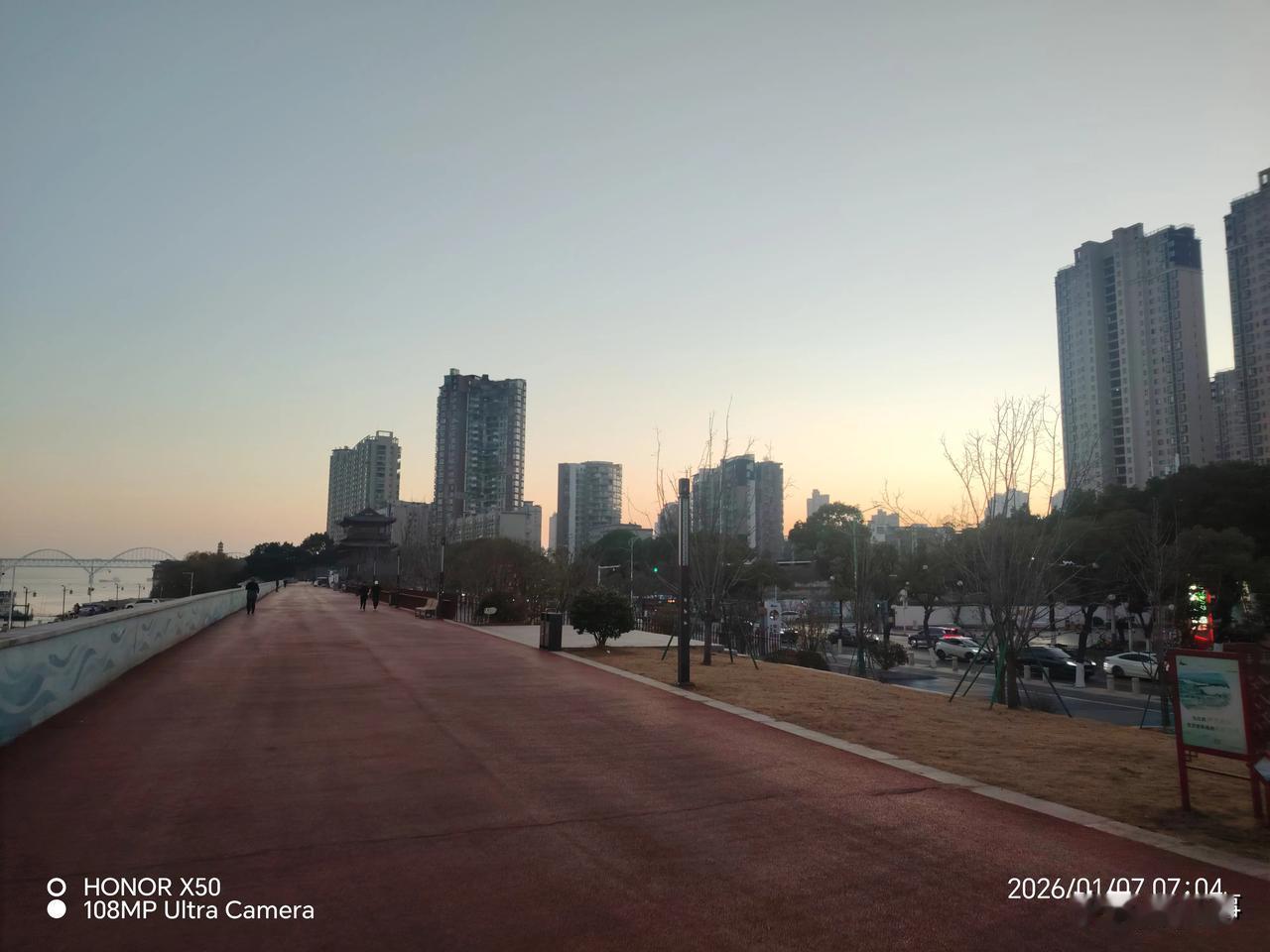 如何看待求助按猪女孩呆呆一天涨粉150万发展到一定程度涨粉150万也是必然