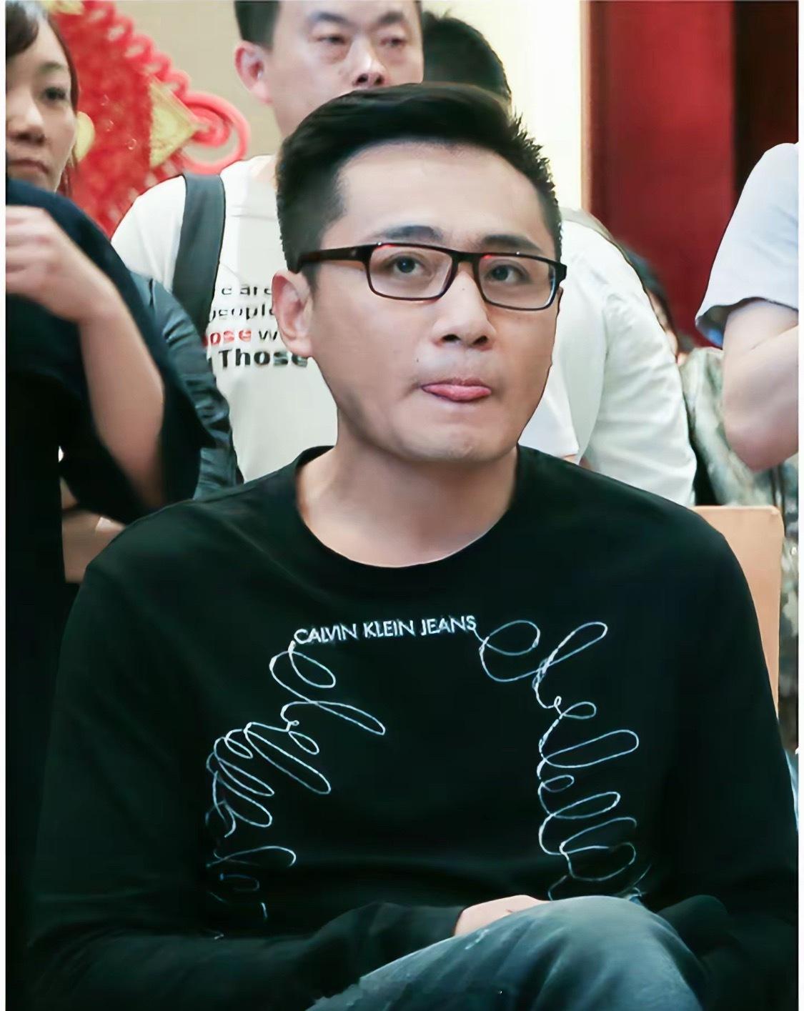 胖瓜卖萌😜刘烨
