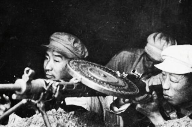 上甘岭战役八连原有138人，增兵335人，一共473人上阵地，最终从阵地上下来的