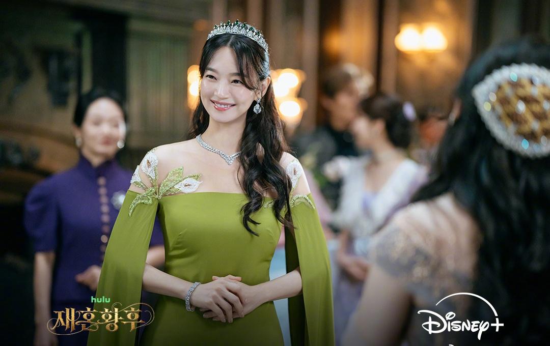 浪漫奇幻抽象剧 再婚皇后 剧照公开！——Disney说，这是一段撼动辉煌皇室的欲
