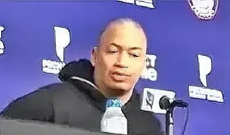 9失误赢球！卢这招真狠
 
快船刚轰136分，全队只丢9次球。活塞靠失误得分被压