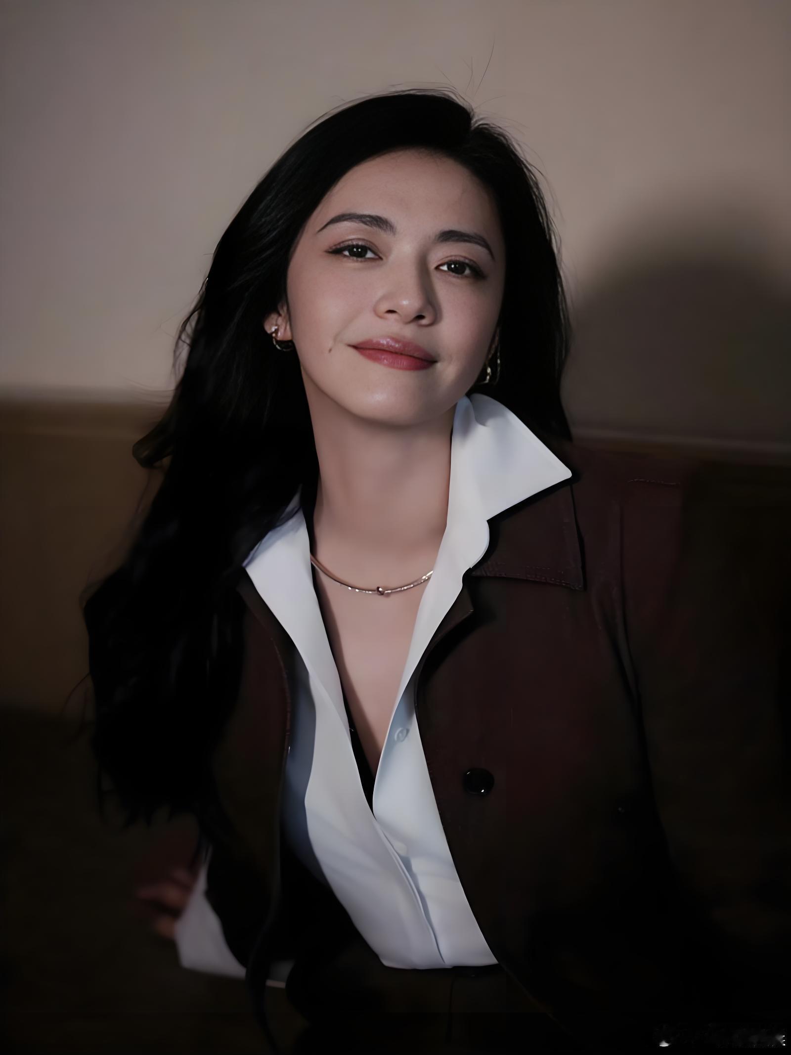 姚女士这个是【伤官无制惹是非】呀姚晨
