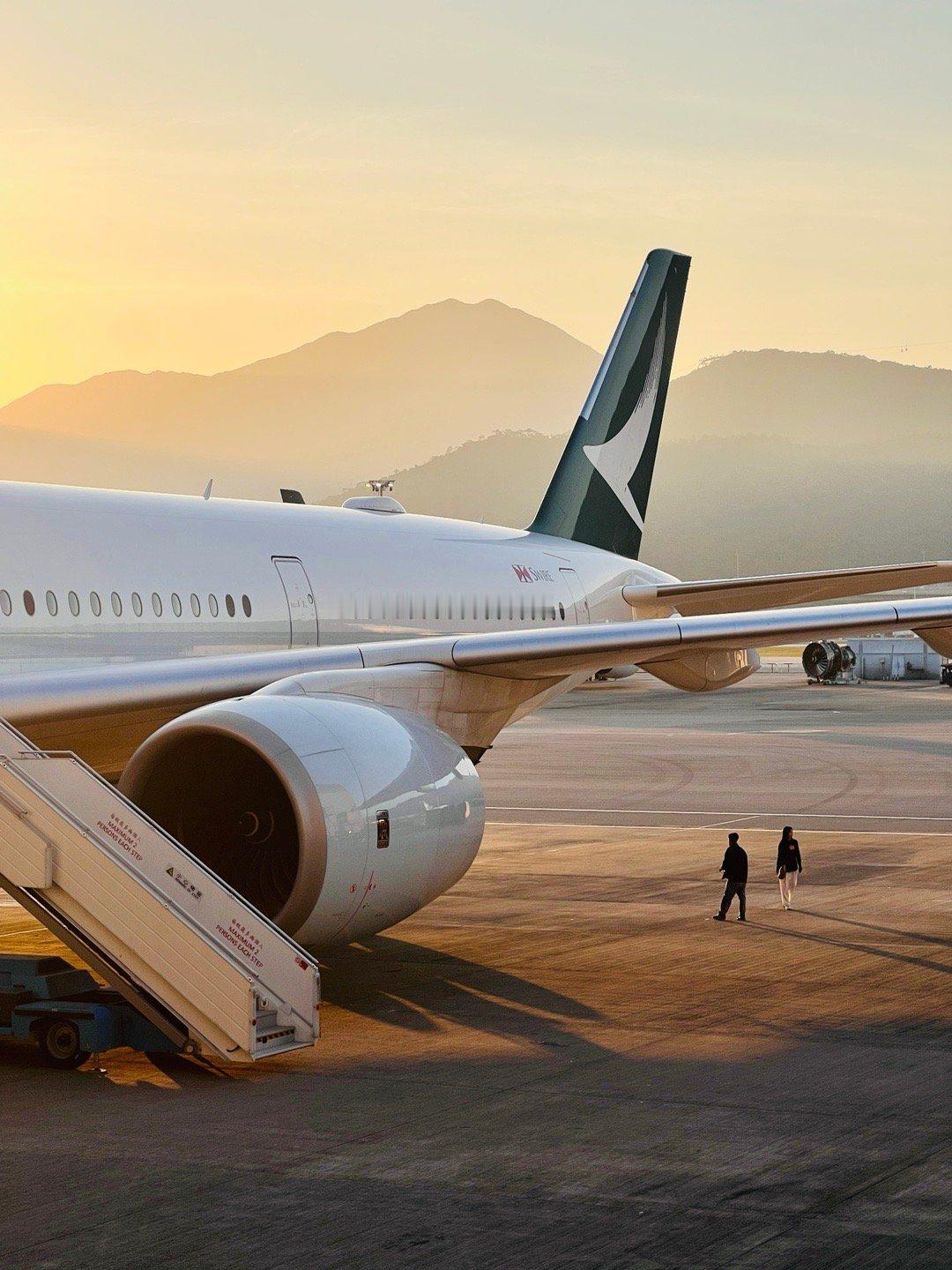 这背后到底藏着啥离奇故事呢？要知道，一架客机可不是个小玩意儿，它个头大着呢，在机