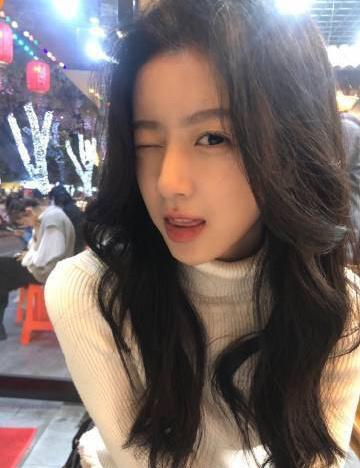 早期包上恩～有几张冷脸的我好爱[淡淡的]和现在风格不一样的美 ​​​