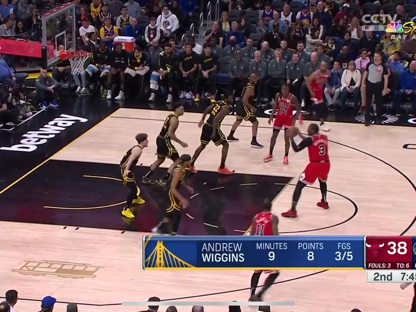 多人包夹硬解了#公牛vs勇士##金州勇士[超话]# ​​​