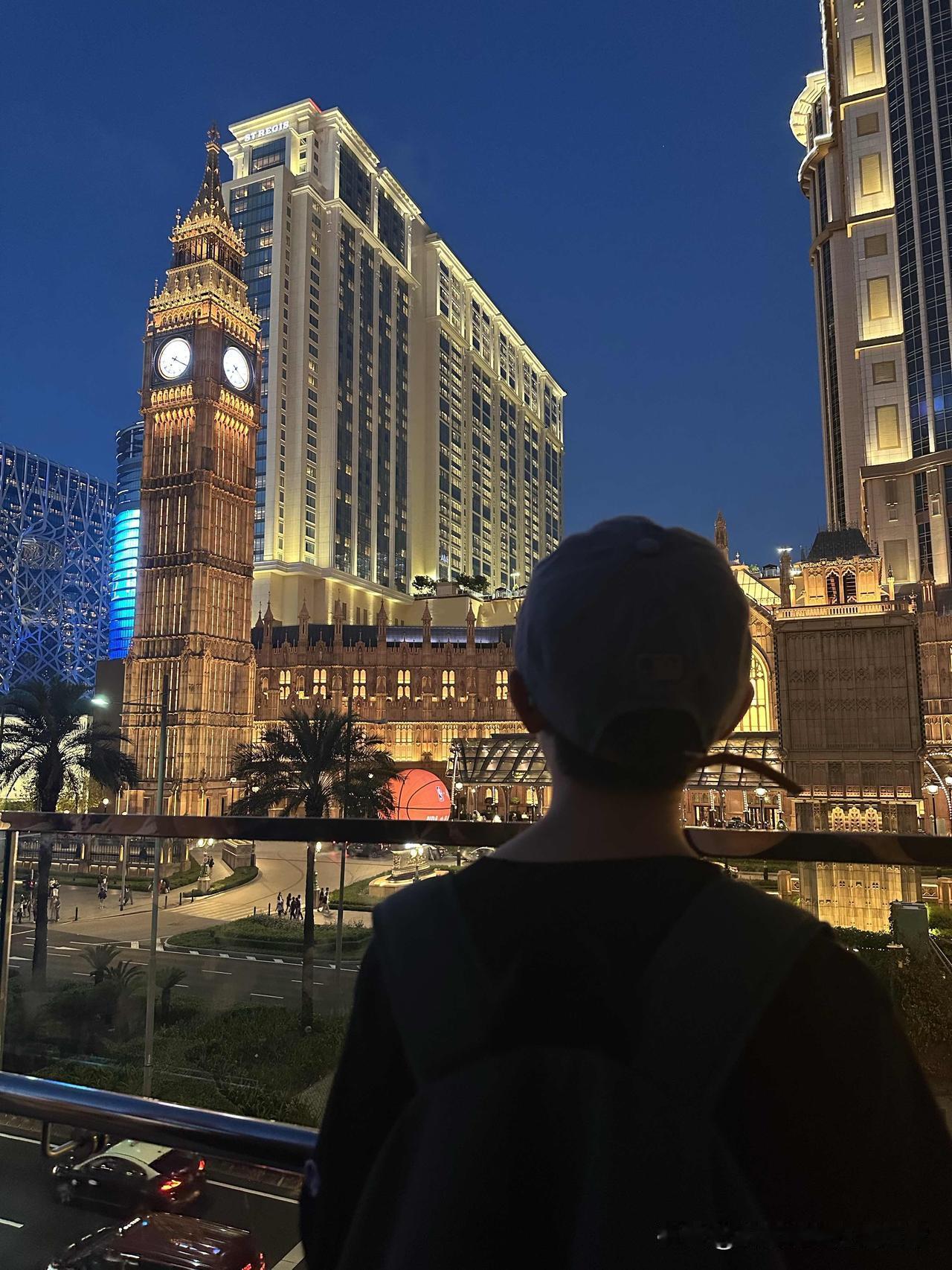 分享一张随手拍的夜景