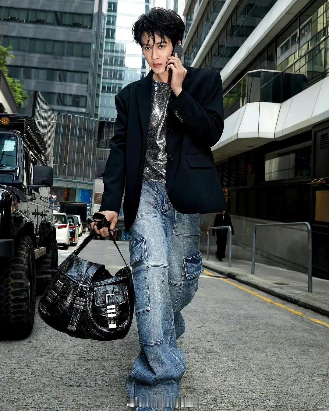 这个广告怎么把檀健次拍成五五分了 ​​​