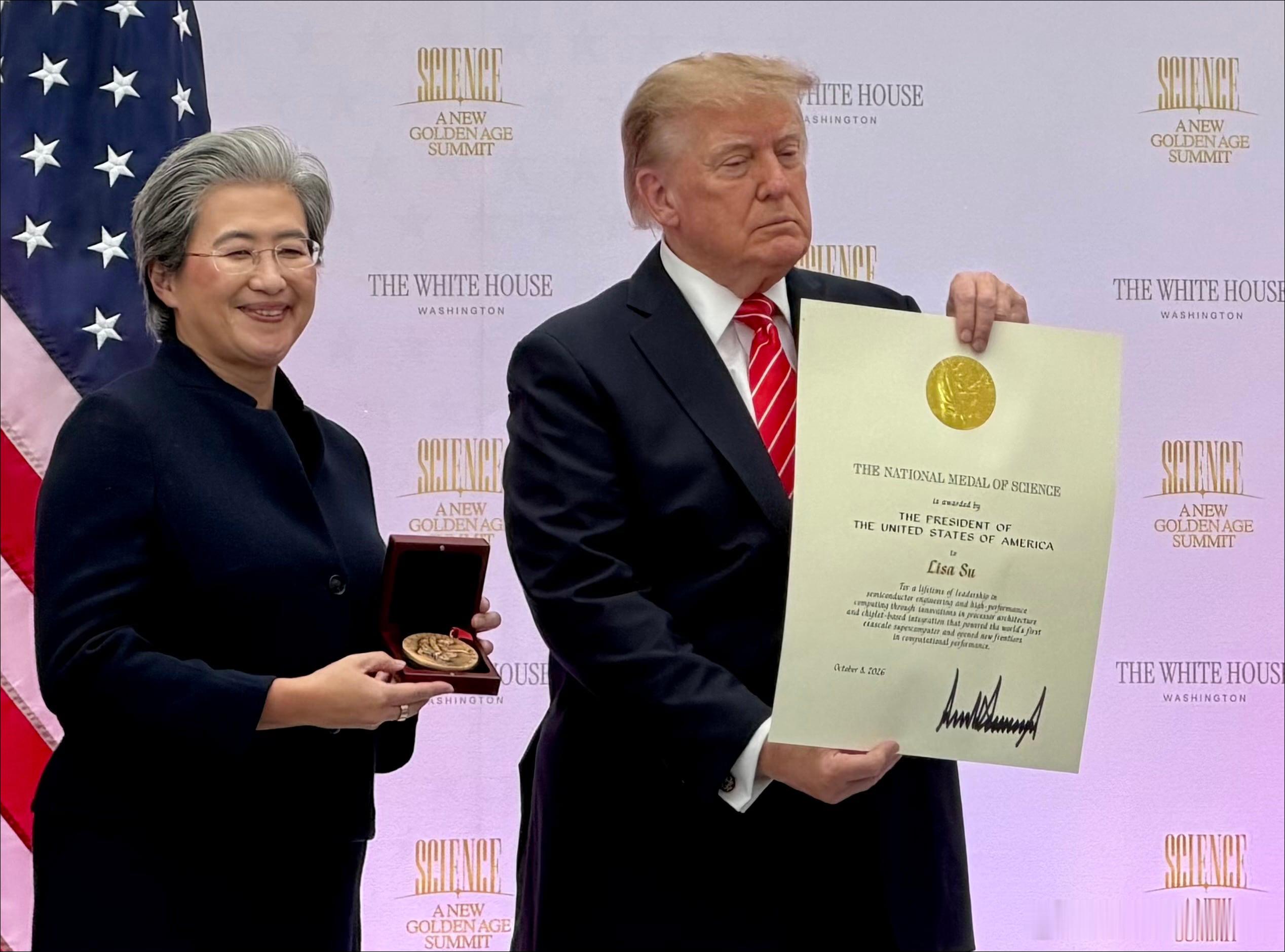 苏妈获得美国国家科学奖章，动情分享感受“给了我机会去追求对半导体的热爱”，马斯克