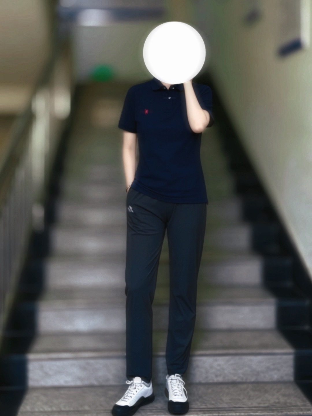 下午要进城，老大叫我滚回去换鞋子……衣服没问题，就是鞋子不行…… 说太白了？ 