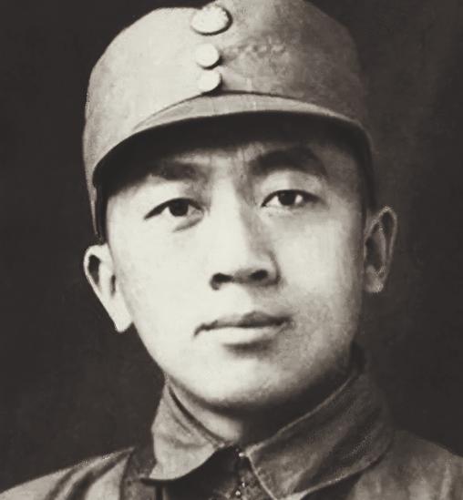 1944年，潜伏在日寇“心脏”的地下党施亚夫刚回到家，伪副师长的妻子就找到了他，