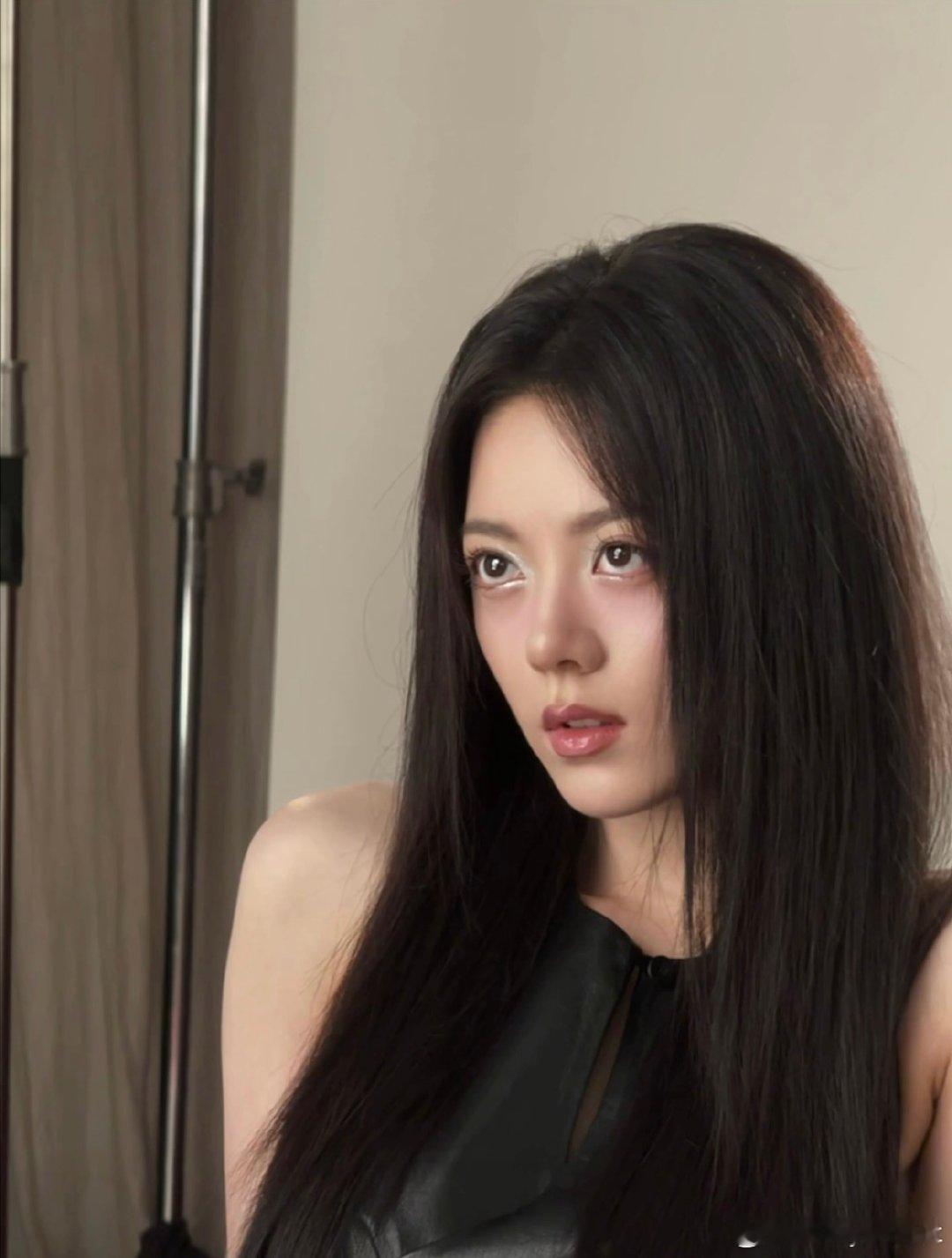#赵今麦高光眼妆#谁给赵今麦做的妆造，必须加鸡腿！精准找到了最适合赵今麦的风格～