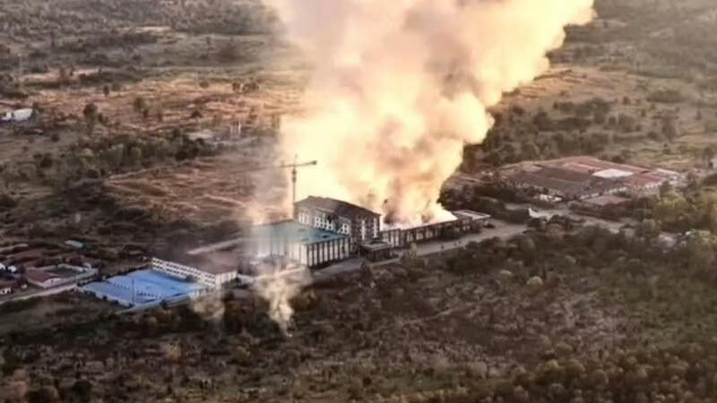 泰国军方宣称，对柬埔寨境内被跨境诈骗网络用作行动中心的赌场和酒店建筑进行了打击，