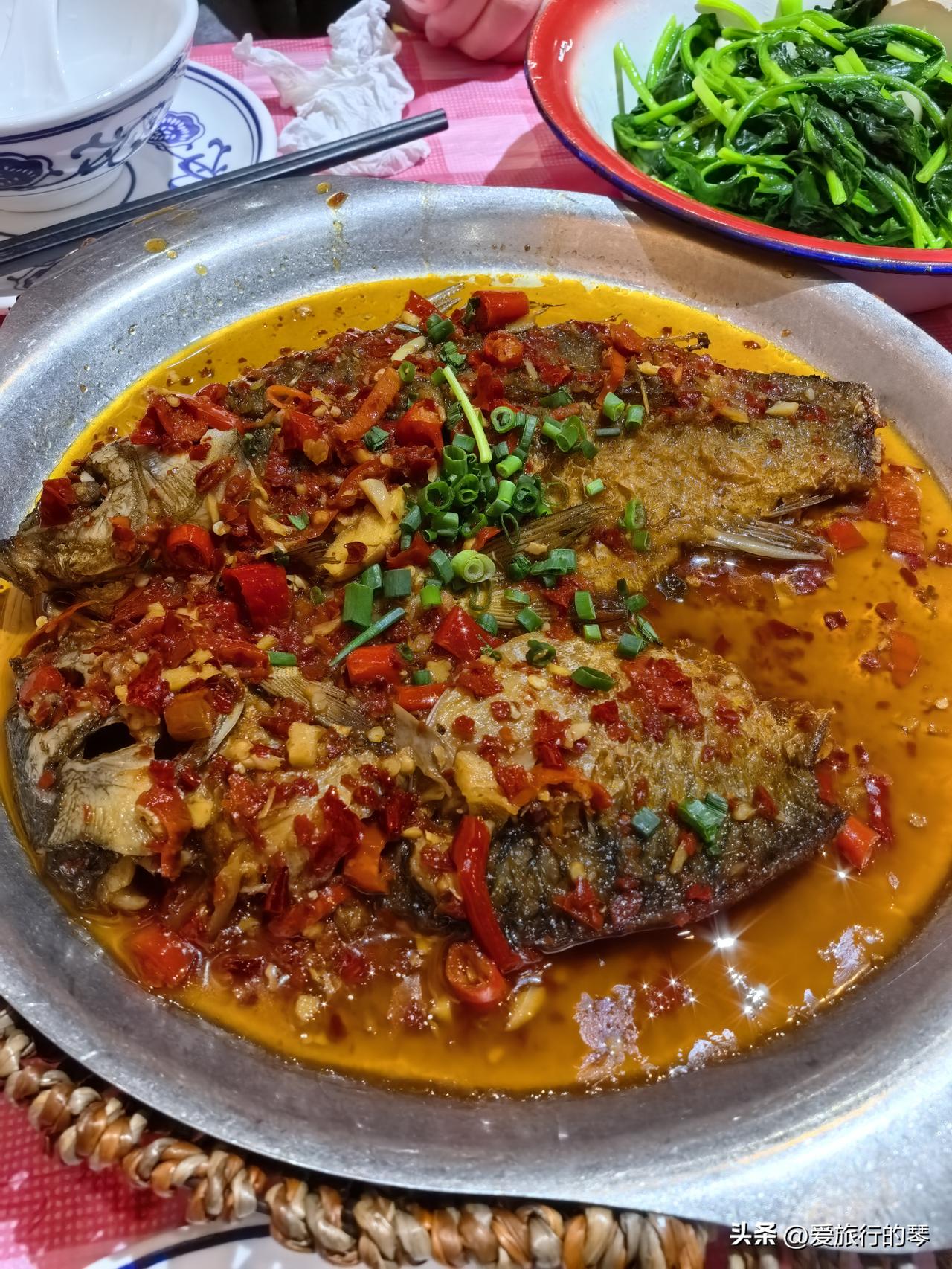 闺蜜聚会，来吃湘菜！！听说这家店连锁，评价还不错，我先过来探探路。还好去得早，?