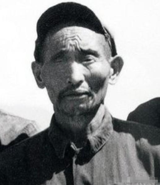 1952年，解放军在大凉山抓到一个独眼土匪，岂料经过一番审讯后，军区首长大惊失色