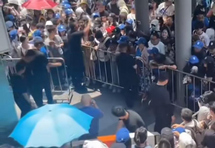 樊振东人气热度拉满，赛场、商业、线下全线火爆。截至2026年6月11日，樊振东无