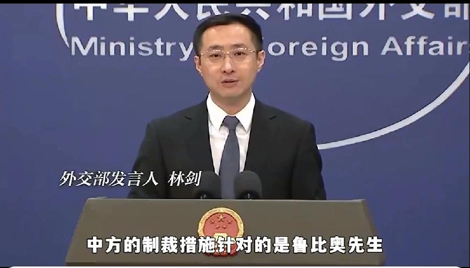 听说特朗普就要来访问了，现在他的出访装备都运来了。而鲁比奥作为负责外交事务的国务