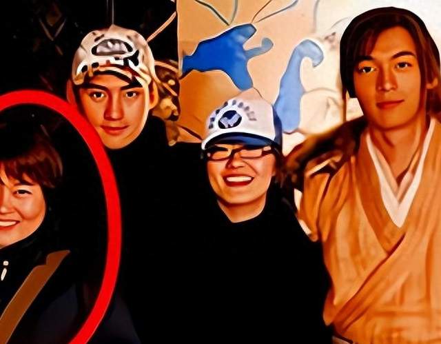 20年前，张冕为护胡歌逝世，胡歌许诺赡养其父母，如今他做到了吗