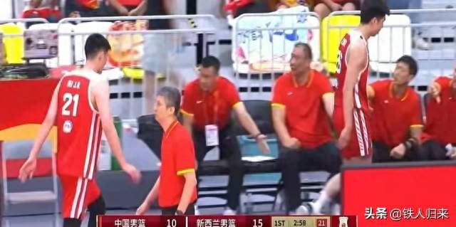廖三宁拼命追分，中国男篮输新西兰7分！谁能守住世预赛名单？