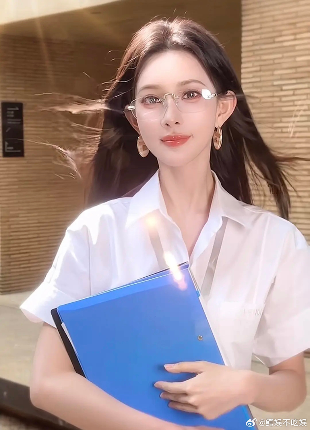 高智感真的不是靠妆造就能包装出来的，孟子义太不适合了，还是陈都灵适合这种风格 