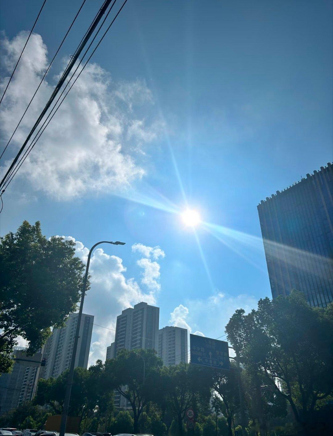 周一早上好，兄弟们废话不多说，开始！黄金金价黄金