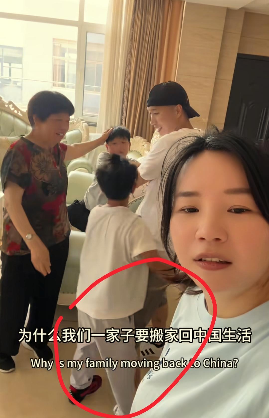 我开始有点理解开心妈妈了
重情重义、顾全全家的女人，谁会不喜欢啊？
不仅是因为她