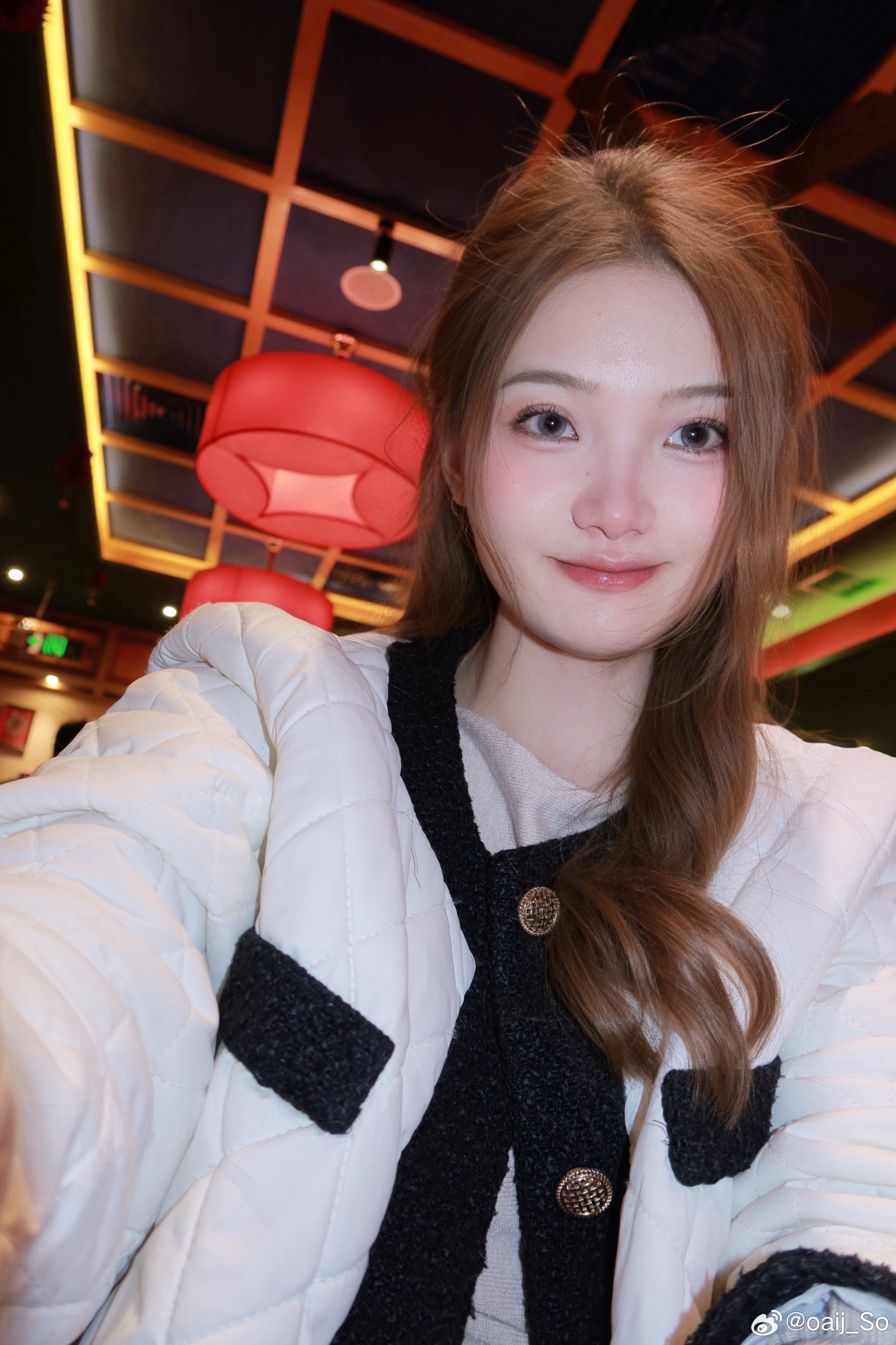 化妆逐渐开智。 