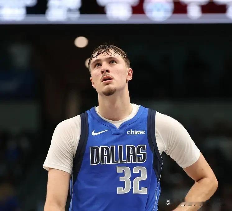 说好的天才状元，现在六场比赛都过去了
也没有看到他哪方面是天才
第一场上场32分