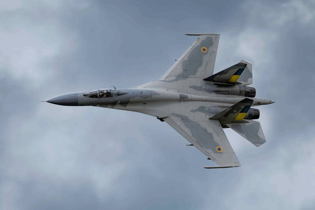 #苏霍伊影像集# 采用类似于美军二等人F-15C“罗盘幽灵”灰色涂装的第831战