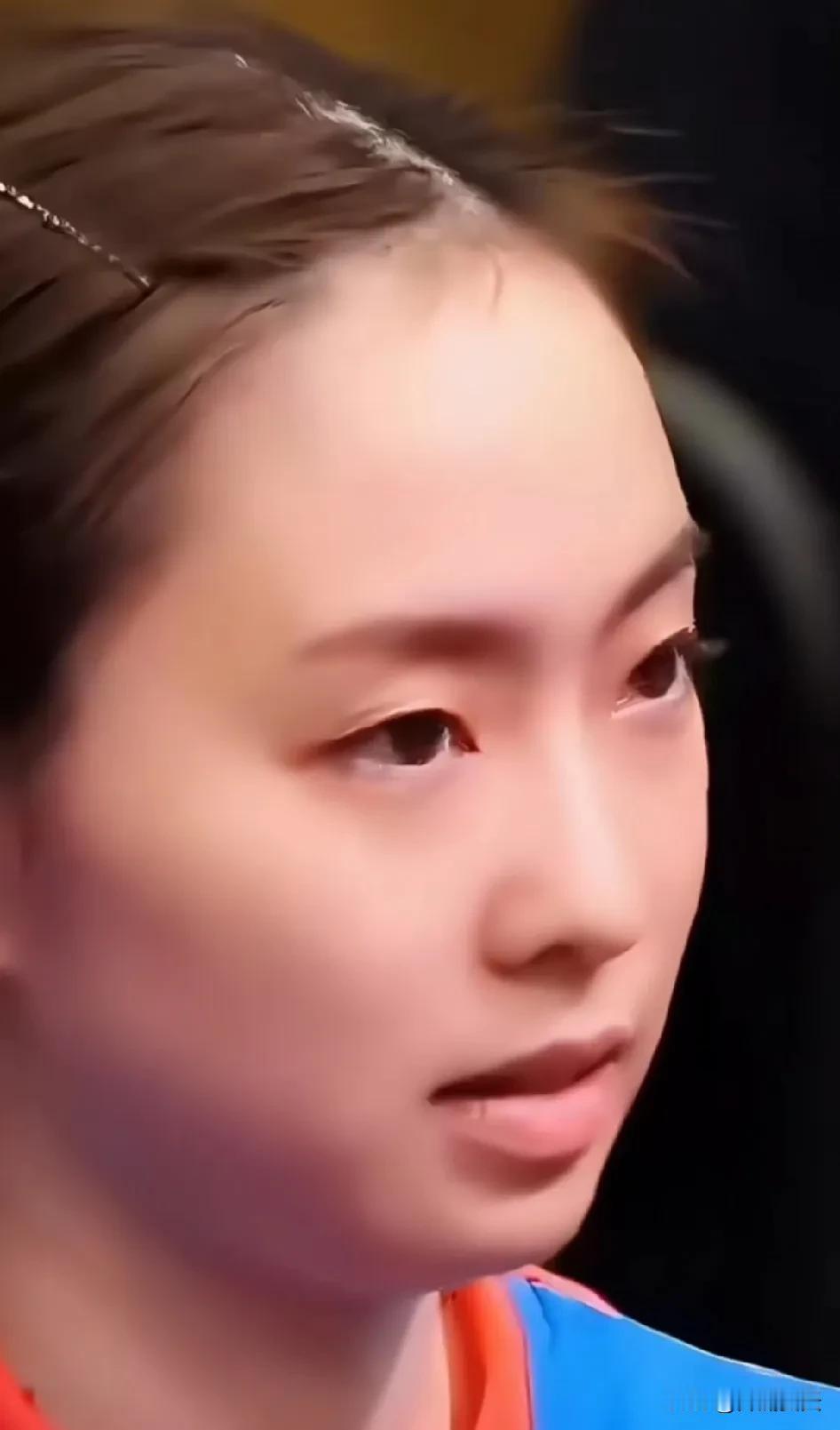 我打乒乓球，有一个动作特别招人恨，尤其是高手。

有些技能是天生的，我的这项技能
