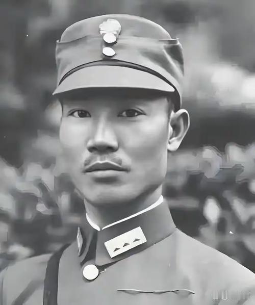他是蒋介石“五虎上将”里最腐败的一个，贪赌嫖样样精通，1949年逃台后成了巨富，