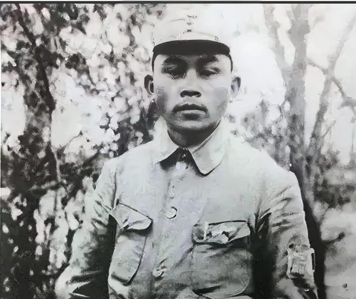 1941年，谭震林看完电报，脸色煞白，冲进译电室怒拍桌子：“重译！这绝不可能！”