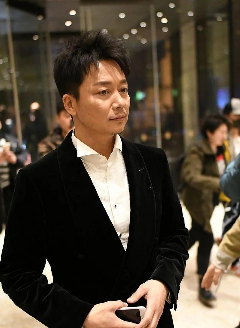 刘奕君儿子，真帅！

不愧是“反派教科书”之后，刘怡潼颜值演技绝了！

虎父无犬