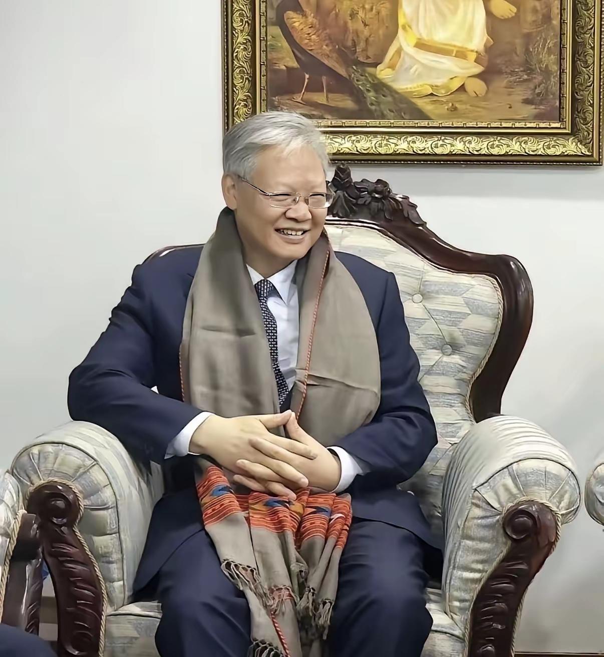 这位驻外大使今年62岁，还在岗位上兢兢业业，看上去精神仍然矍铄，您知道她是谁吗？