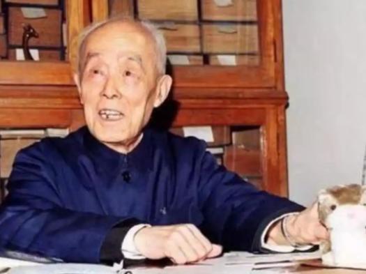 北大副校长季羡林曾说：“如果还有来世，我情愿不读书，不留学，不当教授，就待在母亲