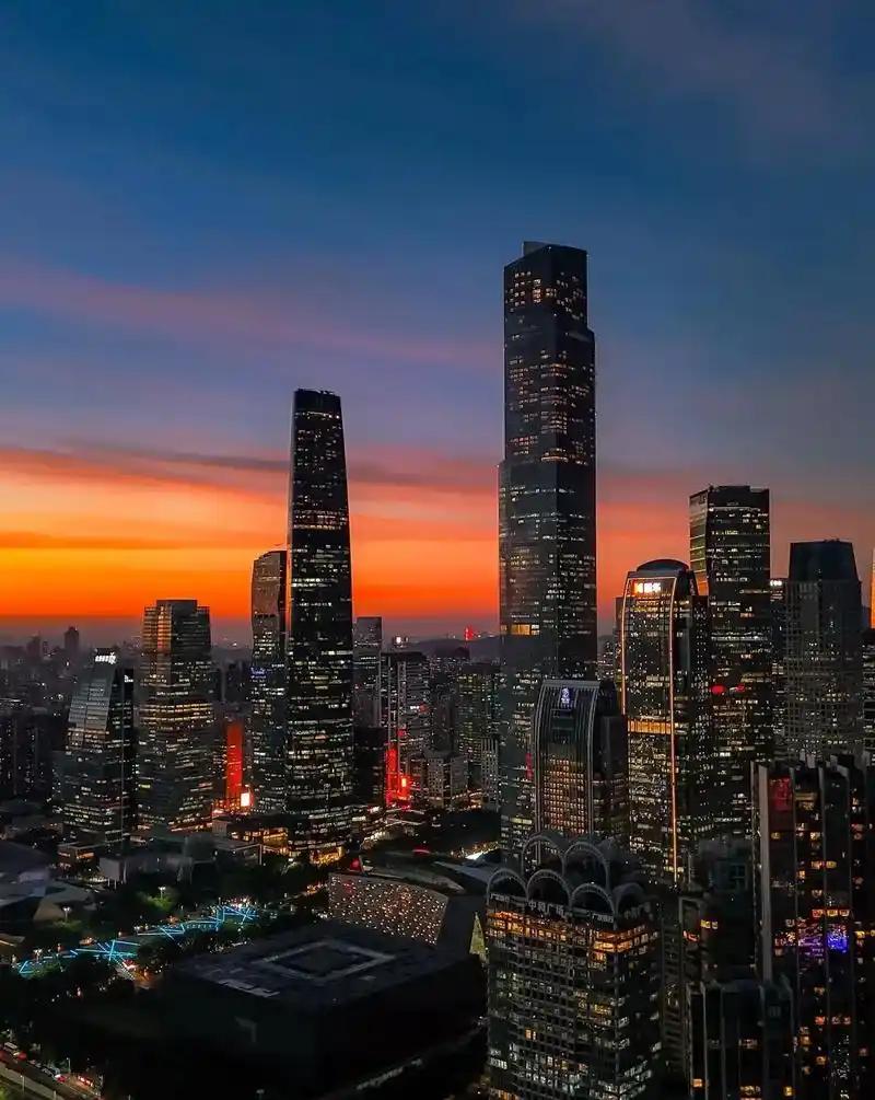 广州和荷兰人口差不多，GDP却差了3倍，广州到底输在哪，未来又凭什么追上？
人口