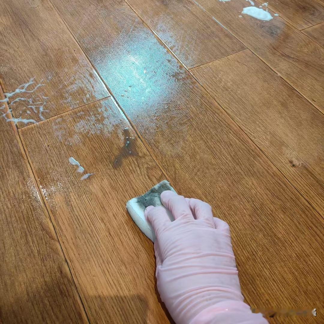 家政15块钱一个小时，是不是挺便宜，你们那边多少？
昨天家政老板让我去帮忙，干了