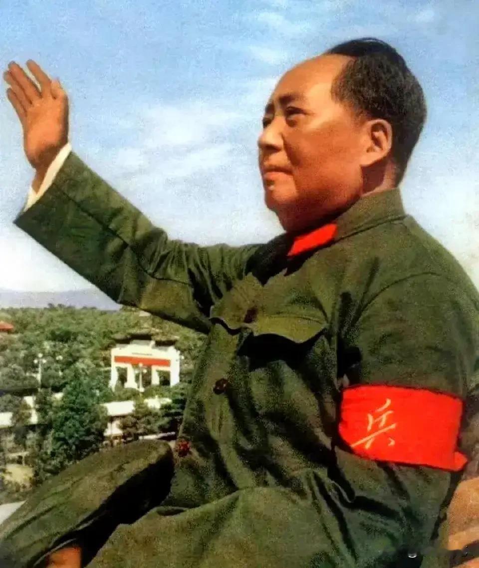 1949年4月21日，毛主席、朱德总司令向人民解放军发布命令：“打过长江去，解放