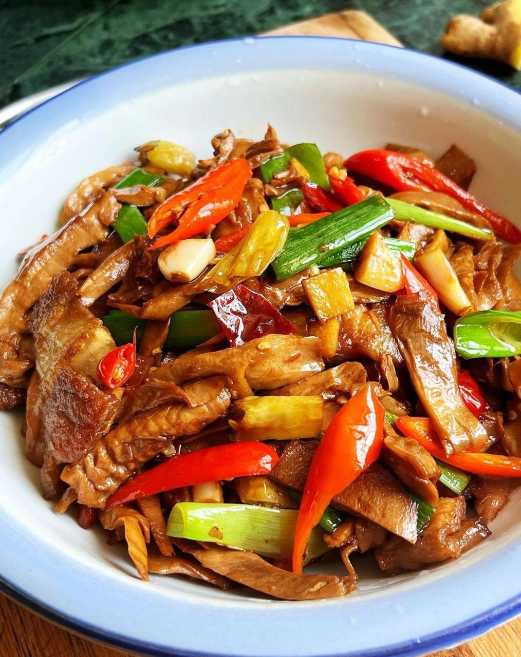 《江西小炒王》短剧要来了，这次是电影，以电影的形式向世界推荐江西小炒。作为一名资