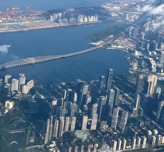 火爆天际的前海成为很多人打卡地，但依然有两大遗憾难以弥补！第一就是被网友们吐槽的