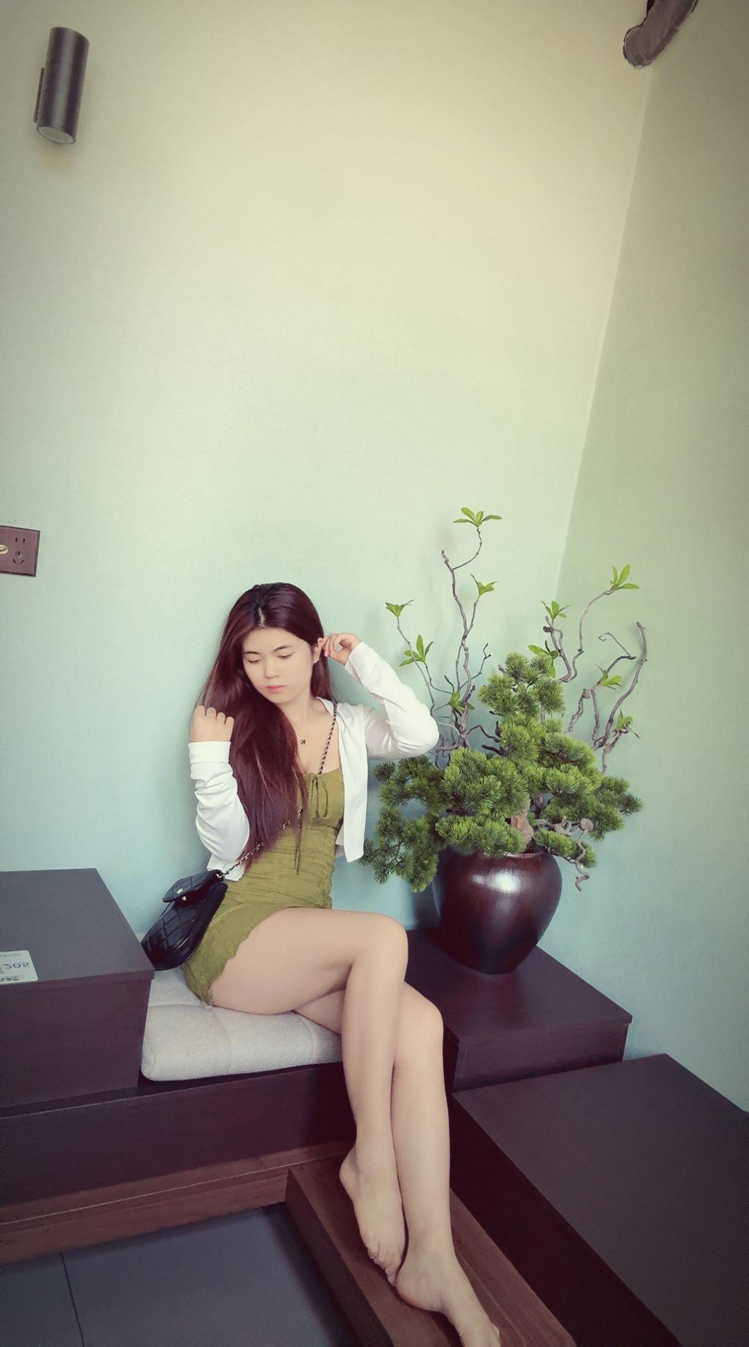人与人的羁绊本就薄如蝉翼 所以相逢便是上上签