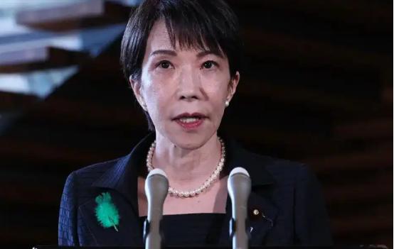 就在2026年4月21号这天，日本又整出幺蛾子了，首相竟然向供奉甲级战犯的靖国神