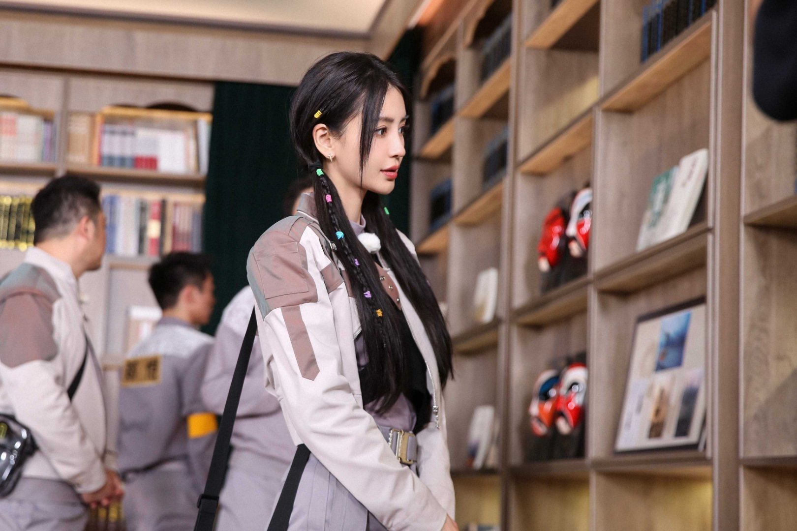angelababy angelababy “我沿着星河捡着你遗落在月亮旁的浪漫