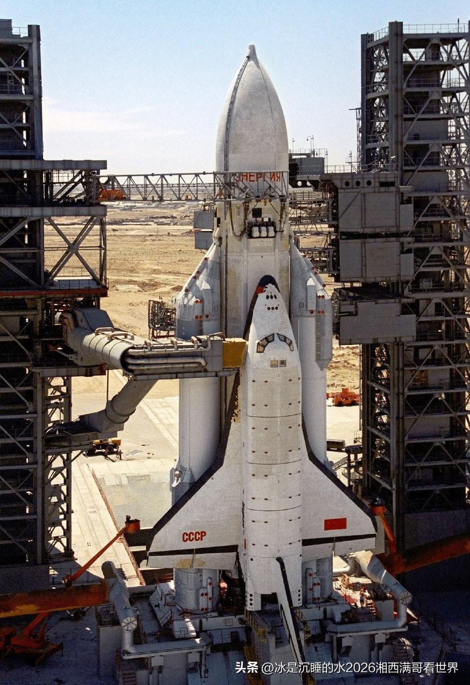 转发分享红色帝国航天的最后荣光：“暴风雪”航天飞机。
图一是苏联在冷战后期（19