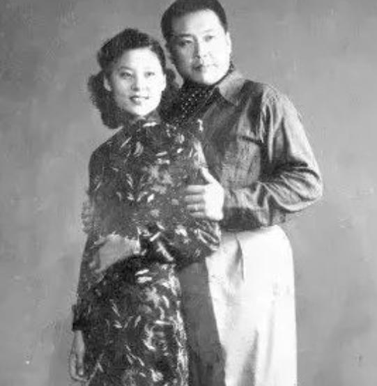 1937年秋天，天津城内发生了一桩轰动全城的婚姻丑闻，袁世凯的十四女袁祜祯嫁给曹