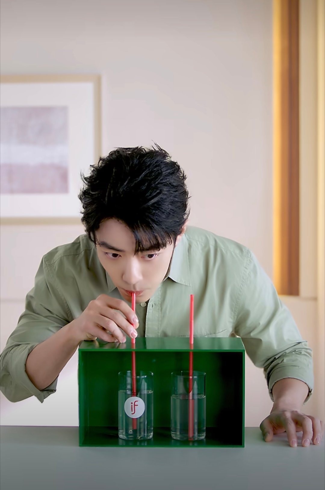 余承东官宣肖战代言把春天穿在了身上！每一步都踩着春日的诗行。肖战代言尚界◎肖战粉