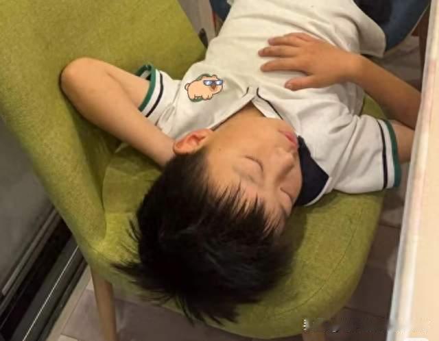 小学里“不午睡的孩子”：老师没说的3个原因，家长越早知道越好
